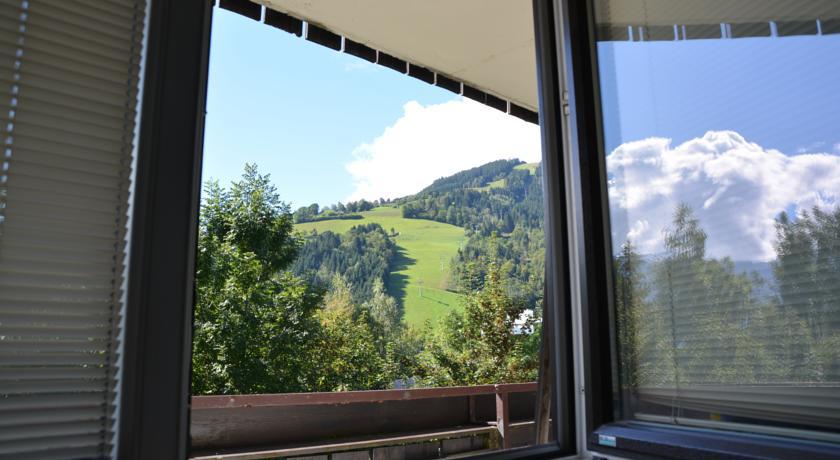 Low Budget Areit Lozano By Ged * Zell am See